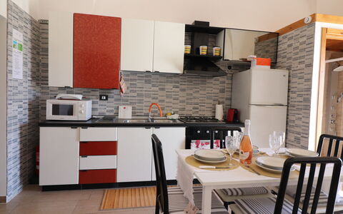 Galene'S Home: Meubilair, Keuken, Interieur Ontwerp, Toestel Van De Keuken, Flooring, Major Appliance, Countertop, Stoel, Verdieping, Textiel