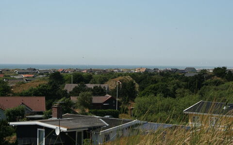 Rohan - 800M from the Sea: Huis, Dak, Huis, Deur, Verblijf, Schaduw, Tuin, Groundcover, Veranda, Werf
