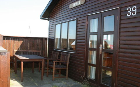 Rohan - 800M from the Sea: Huis, Dak, Huis, Deur, Verblijf, Schaduw, Tuin, Groundcover, Veranda, Werf