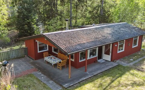 Sigge - 5Km from the Sea: Hout, Huis, Veranda, Dek, Hardwood, Dak, Beits, Houten Vloer, Eco Hotel