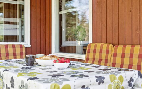 Sigge - 5Km from the Sea: Hout, Huis, Veranda, Dek, Hardwood, Dak, Beits, Houten Vloer, Eco Hotel