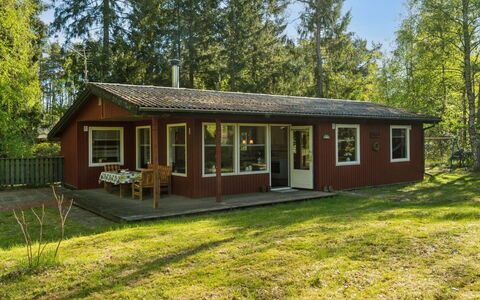 Sigge - 5Km from the Sea: Hout, Huis, Veranda, Dek, Hardwood, Dak, Beits, Houten Vloer, Eco Hotel