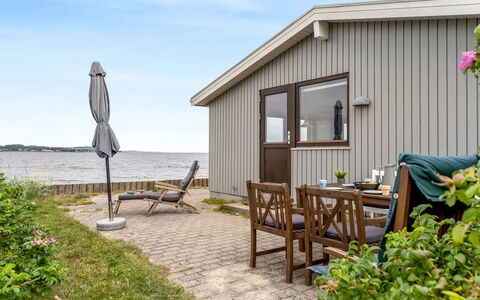 Signhild - 5M to the Fjord: Hout, Huis, Verblijf, Huis, Dak, Landelijk Gebied, Siding, Blokhut, Garden Gebouwen, Hardwood