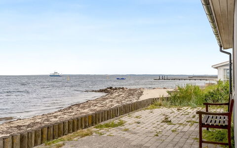 Signhild - 5M to the Fjord: Hout, Huis, Verblijf, Huis, Dak, Landelijk Gebied, Siding, Blokhut, Garden Gebouwen, Hardwood
