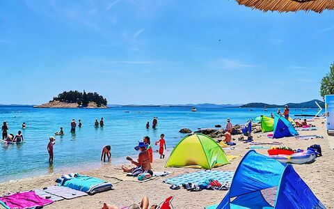 Ma-La: Zwemwater, Water, Strand, Vakantie, Kust En Oceanic Landvormen, Recreatie, Zee, Pret, Kust, Vrije Tijd