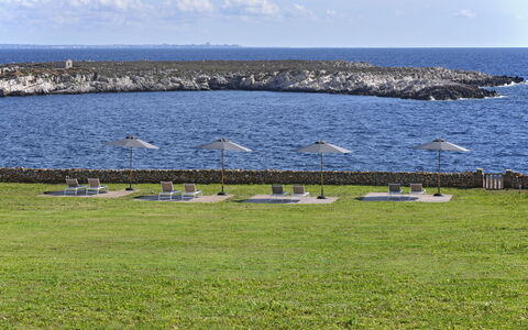 Villa Stornella: Blauw, Horizon, Zee, Kust En Oceanic Landvormen, Kust, Oceaan, Kust, Strand, Tropen, Buitenmeubels