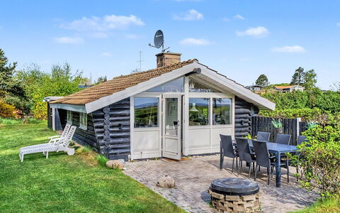 Kato - 125M from the Sea: Dak, Huis, Huis, Verblijf, Siding, Landgoed, Oprit, Garden Gebouwen, Werf, Schuur