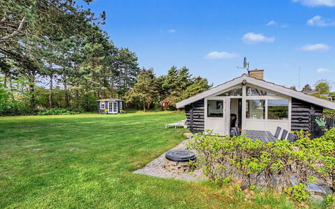 Kato - 125M from the Sea: Dak, Huis, Huis, Verblijf, Siding, Landgoed, Oprit, Garden Gebouwen, Werf, Schuur