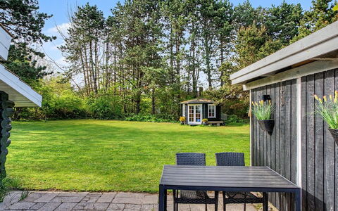 Kato - 125M from the Sea: Dak, Huis, Huis, Verblijf, Siding, Landgoed, Oprit, Garden Gebouwen, Werf, Schuur