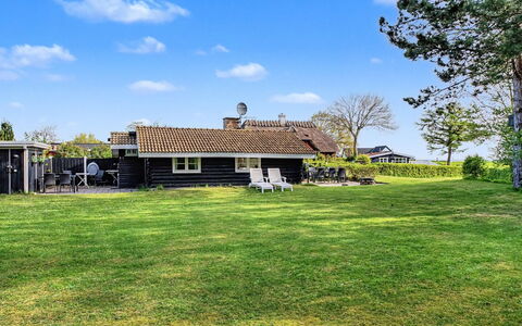Kato - 125M from the Sea: Dak, Huis, Huis, Verblijf, Siding, Landgoed, Oprit, Garden Gebouwen, Werf, Schuur