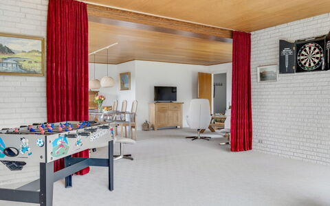 Wildemor - 30Km from the Sea: Meubilair, Hout, Interieur Ontwerp, Flooring, Verdieping, Stoel, Kamer, Plafond, Woonkamer, Appartement