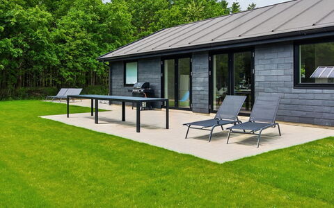 Biergh - 30Km from the Sea: Dak, Siding, Gazon, Schaduw, Tuin, Landscaping, Werf, Garden Gebouwen, Boerderij, Backyard