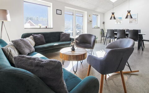 Biergh - 30Km from the Sea: Meubilair, Interieur Ontwerp, Hout, Bankstel, Plafond, Flooring, Huis, Woonkamer, Kamer, Verdieping
