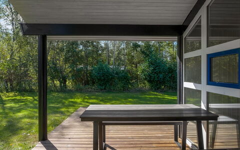 Inga - 300M from the Sea: Huis, Dak, Huis, Verblijf, Struik, Groundcover, Landgoed, Boerderij, Siding, Garden Gebouwen