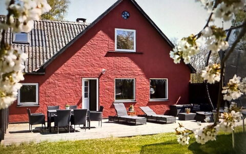 Hornbogi - 1Km from the Sea: Meubilair, Hout, Interieur Ontwerp, Flooring, Verdieping, Stoel, Kamer, Plafond, Woonkamer, Appartement