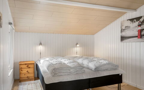 Thorsmod - 1.8Km from the Sea: Meubilair, Hout, Interieur Ontwerp, Flooring, Verdieping, Stoel, Kamer, Plafond, Woonkamer, Appartement
