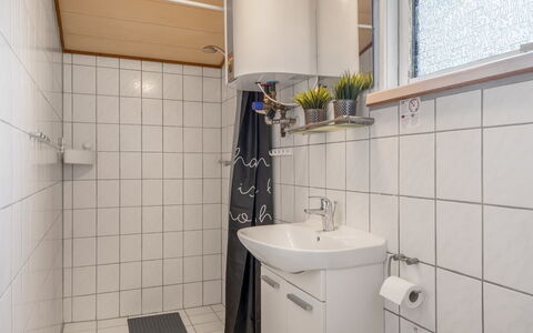 Thorsmod - 1.8Km from the Sea: Meubilair, Hout, Interieur Ontwerp, Flooring, Verdieping, Stoel, Kamer, Plafond, Woonkamer, Appartement