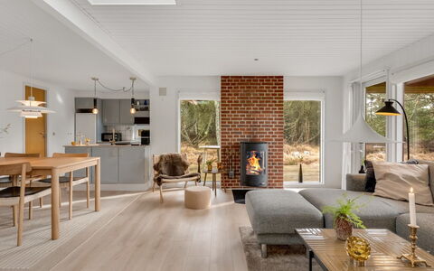 Leonor - 1.8Km from the Sea: Flooring, Muur, Interieur Ontwerp, Hout, Verdieping, Meubilair, Plafond, Houten Vloer, Woonkamer, Huis