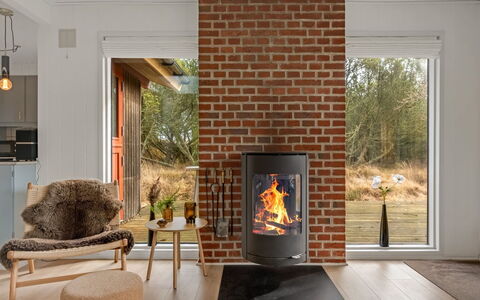 Leonor - 1.8Km from the Sea: Haard, Houtkachel, Fireplace, Schoorsteen, Warmte, Steen, Woonkamer, Natuurlijk Materiaal