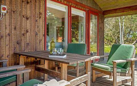 Leonor - 1.8Km from the Sea: Huis, Dak, Huis, Deur, Verblijf, Schaduw, Tuin, Groundcover, Veranda, Werf