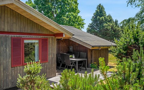 Leonor - 1.8Km from the Sea: Huis, Dak, Huis, Deur, Verblijf, Schaduw, Tuin, Groundcover, Veranda, Werf