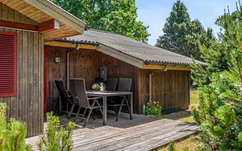 Leonor - 1.8Km from the Sea: Huis, Dak, Huis, Deur, Verblijf, Schaduw, Tuin, Groundcover, Veranda, Werf