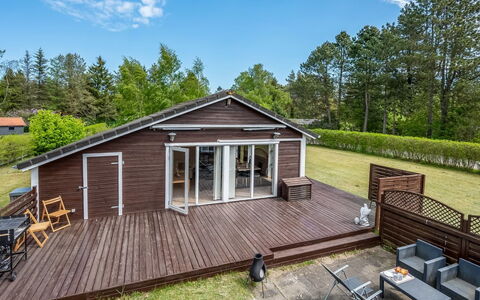 Vilhelm - 7.5Km from the Sea: Hout, Huis, Huis, Verblijf, Dak, Dek, Veranda, Siding, Hardwood, Plank