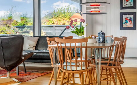 Gertina - 100M from the Sea: Meubilair, Hout, Flooring, Interieur Ontwerp, Eetkamer, Tafel, Verdieping, Keuken En Eettafel, Stoel