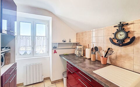 Maison Aristide Briand: Keuken, Countertop, Flooring, Interieur Ontwerp, Toestel Van De Keuken, Cabinetry, Major Appliance, Verdieping, Meubilair, Huis