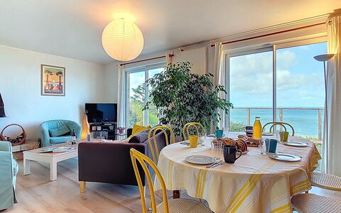 Ty Kérael: Woongebied, Huis, Huis, Deur, Appartement, Voorstad, Balkon, Binnenplaats, Werf, Oprit