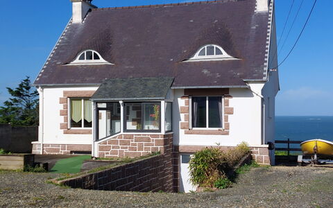 Ty Kérael: Dak, Huis, Huis, Verblijf, Land Lot, Deur, Siding, Schoorsteen, Boerderij