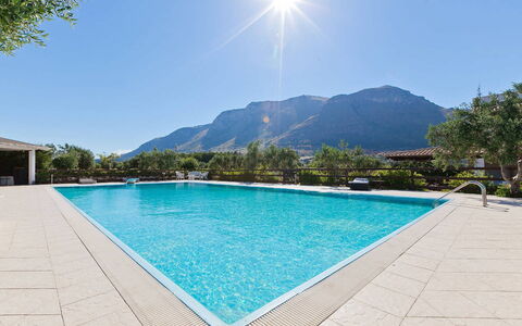 Villa Ophelia: Water, Zwembad, Bergachtig Landvormen, Berg, Toevlucht, Bergketen, Vrije Tijd, Eco Hotel, Badplaats, Buitenmeubels
