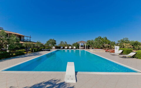 Villa Ophelia: Zwembad, Toevlucht, Eco Hotel, Landgoed, Schaduw, Buitenmeubels, Hotel, Hacienda, Badplaats, Villa