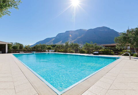 Villa Ophelia: Water, Zwembad, Bergachtig Landvormen, Berg, Toevlucht, Bergketen, Vrije Tijd, Eco Hotel, Badplaats, Buitenmeubels