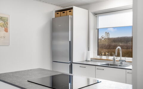 Heida - 1.5Km from the Sea: Toestel Van De Keuken, Keuken, Countertop, Major Appliance, Flooring, Huishoudapparatuur, Interieur Ontwerp, Verdieping, Fornuis, Cabinetry