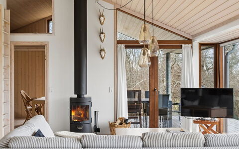 Heike - 650M from the Sea: Interieur Ontwerp, Hout, Meubilair, Flooring, Plafond, Verdieping, Woonkamer, Kamer, Verlichting, Huis