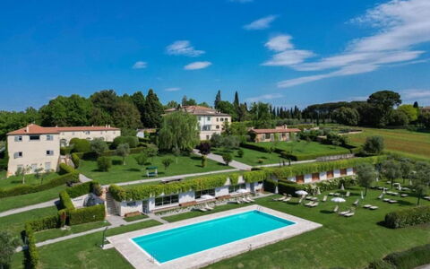 Loft Borgo Syrah: Tuin, Haag, Gazon, Landscaping, Park, Plantage, Botanische Tuin, Binnenplaats, Villa