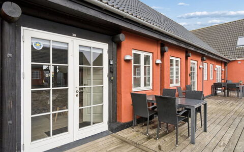 Hinrich - 4.5Km from the Sea: Architectuur, Dak, Huis, Samengesteld Materiaal, Daylighting, Siding, Oprit