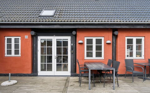 Hinrich - 4.5Km from the Sea: Architectuur, Dak, Huis, Samengesteld Materiaal, Daylighting, Siding, Oprit