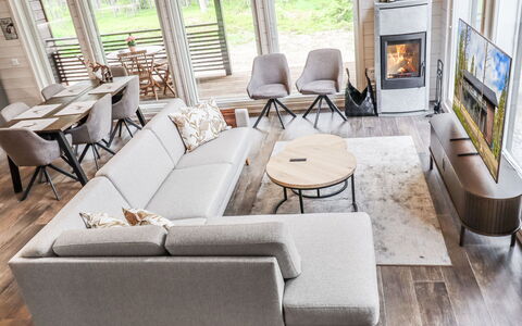 Villa Lumo: Meubilair, Huis, Woonkamer, Flooring, Bankstel, Appartement, Houten Vloer, Stoel