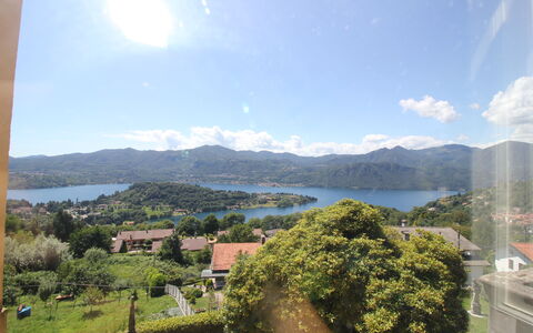 Bellavista Dimora Storica Vista Lago: Bergachtig Landvormen, Berg, Zwemwater, Watervoorraden, Heuvel, Hoogland, Landschap, Kust En Oceanic Landvormen, Bank, Heuvel Station