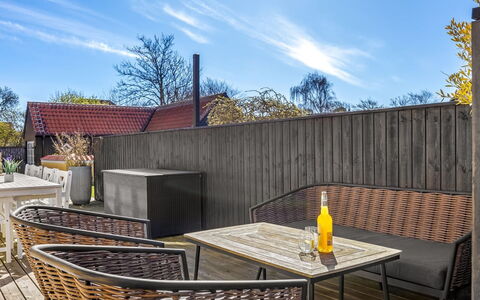 Etje - 650M from the Sea: Meubilair, Hout, Interieur Ontwerp, Flooring, Verdieping, Stoel, Kamer, Plafond, Woonkamer, Appartement