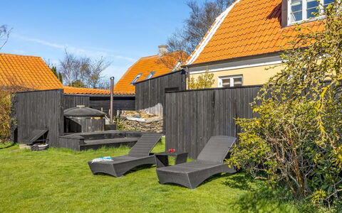 Etje - 650M from the Sea: Meubilair, Hout, Interieur Ontwerp, Flooring, Verdieping, Stoel, Kamer, Plafond, Woonkamer, Appartement