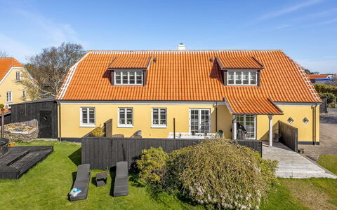 Etje - 650M from the Sea: Meubilair, Hout, Interieur Ontwerp, Flooring, Verdieping, Stoel, Kamer, Plafond, Woonkamer, Appartement