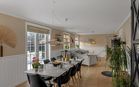 Etje - 650M from the Sea: Meubilair, Hout, Interieur Ontwerp, Flooring, Verdieping, Stoel, Kamer, Plafond, Woonkamer, Appartement
