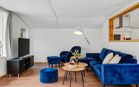 Stefana - from the Sea: Meubilair, Muur, Bankstel, Interieur Ontwerp, Hout, Flooring, Verdieping, Woonkamer, Huis, Kamer