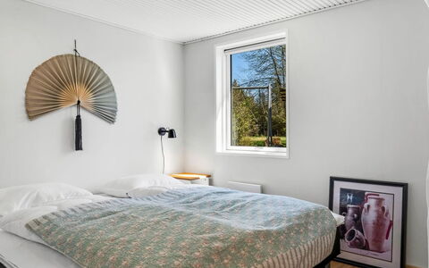 Stefana - from the Sea: Hout, Slaapkamer, Bed, Interieur Ontwerp, Huis, Bedding, Laken, Bed Frame, Plafond, Hoofdkussen