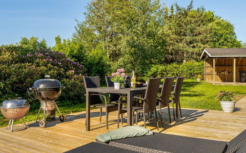 Stefana - from the Sea: Meubilair, Buitenmeubels, Stoel, Tafel, Tuin, Struik, Buitentafel, Land Lot, Schaduw