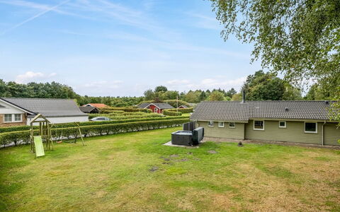 Erikka - 40Km from the Sea: Meubilair, Hout, Interieur Ontwerp, Flooring, Verdieping, Stoel, Kamer, Plafond, Woonkamer, Appartement