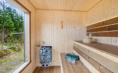 Anu - 2Km to the Fjord: Meubilair, Hout, Interieur Ontwerp, Flooring, Verdieping, Stoel, Kamer, Plafond, Woonkamer, Appartement